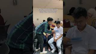 Gaperlu banyak basa basi langsung diiket aja, katanya kan bapak suka karyawan yang gak muka dua