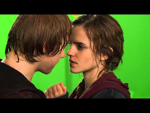 Ron and Hermione BTS Kiss / HP Wizards Collection
