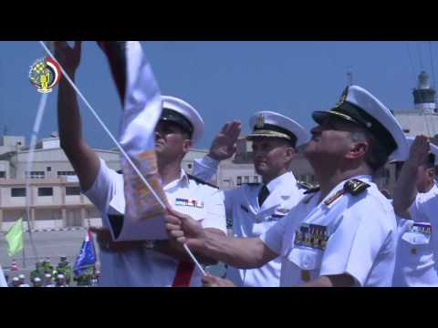 رفع العلم المصرى على لنش الصواريخ الروسى مولينيا  32 برأس التين بالإسكندرية
