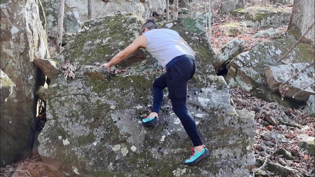 Bouldering at Lincoln Lake AR
