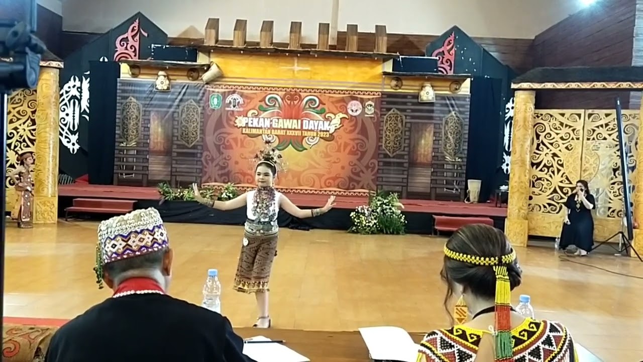 Lomba fashion show Pekan Gawai Dayak ke 37 2023.