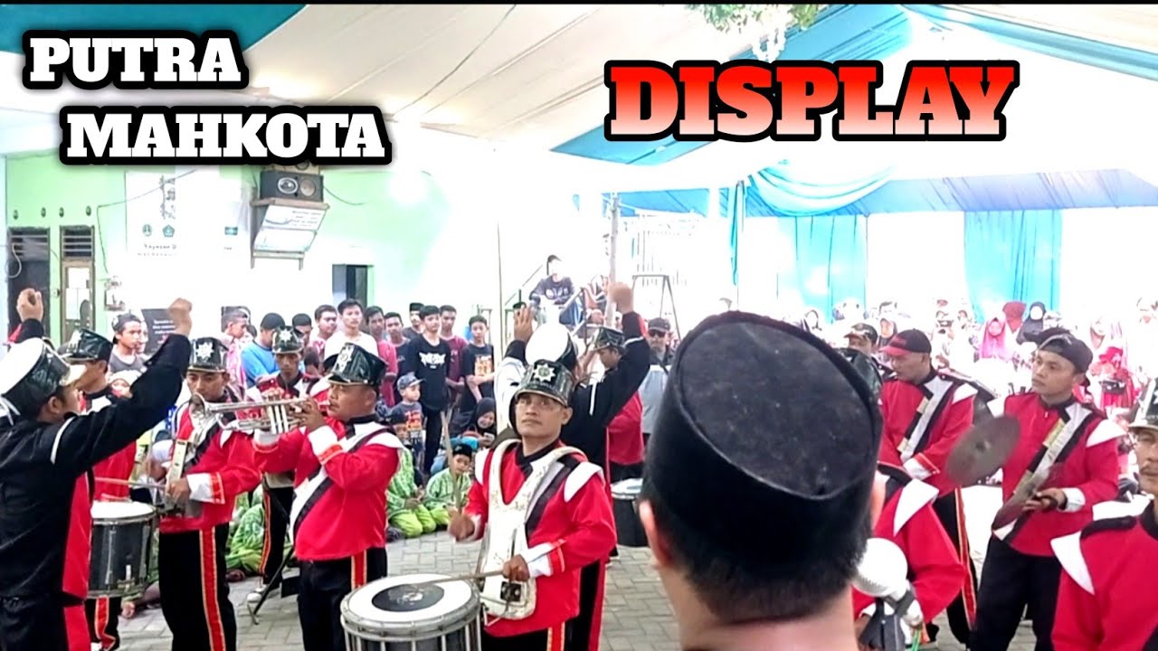 DRUMBAND PUTRA MAHKOTA SIAR PASURUAN DISPLAY LIVE MANCILAN KOTA PASURUAN
