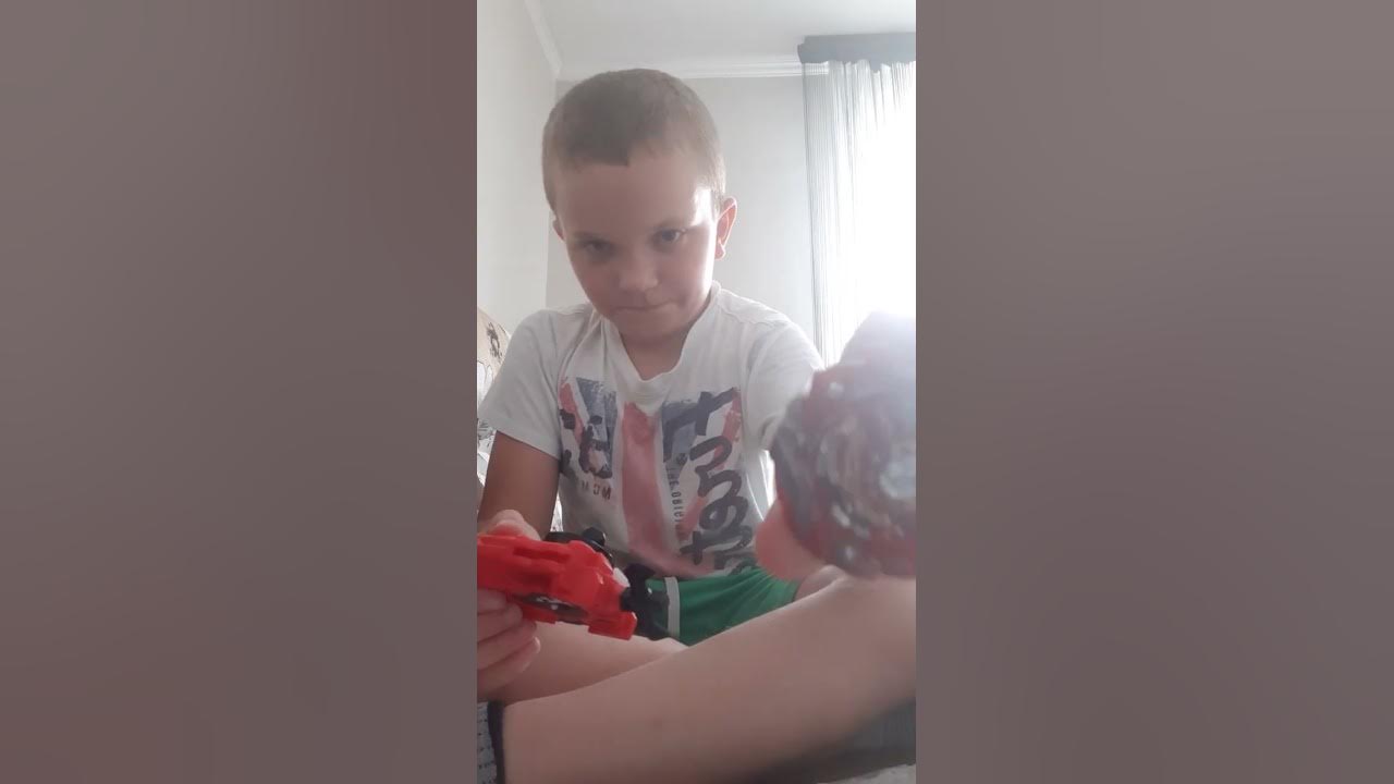 Нарешті він дійшов "World Sprisen".Відеоогляд - YouTube