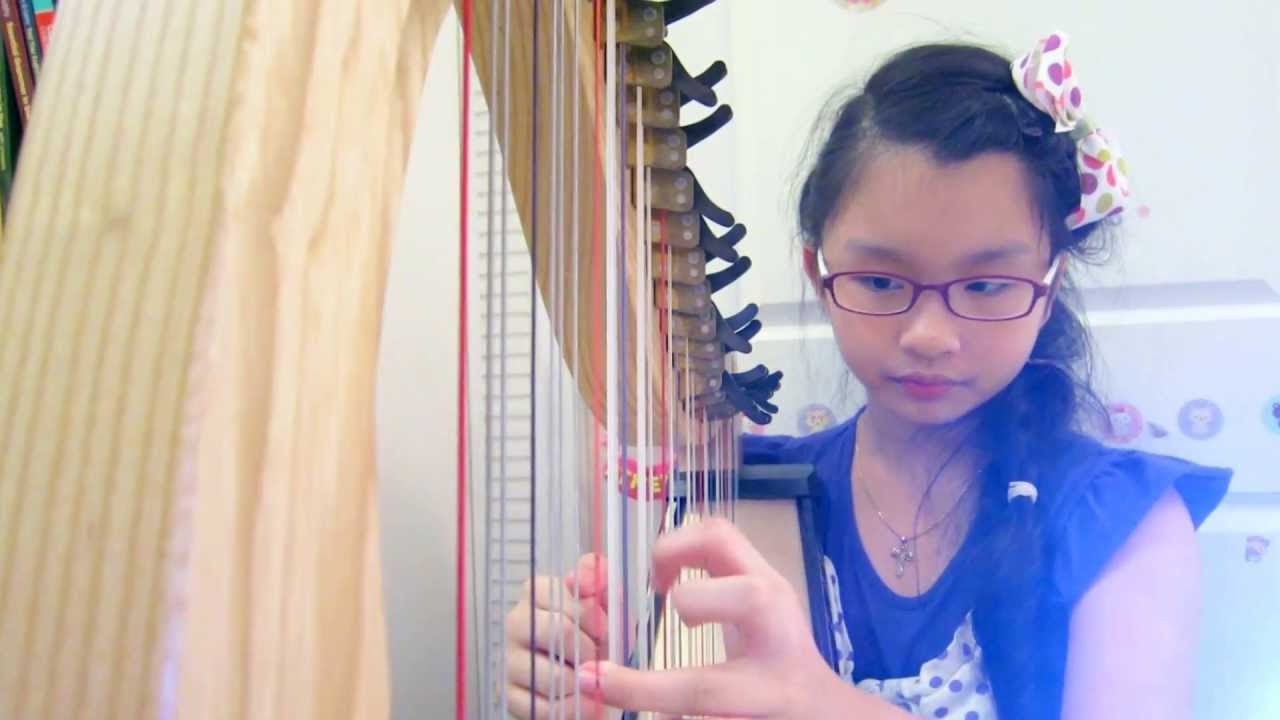 陳奕迅吧 Athena Lau, 9, sang