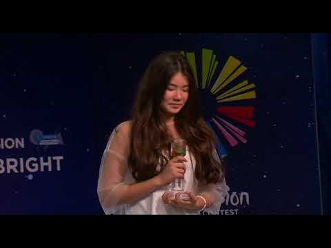 ელენე კალანდაძე: „ამდენი გამოცდილების შემდეგ მივხვდი, ყალბ ადამიანებთან ვეღარ ვიურთიერთებ…“