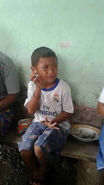 anjing curi lauk,anak ini menangis😢