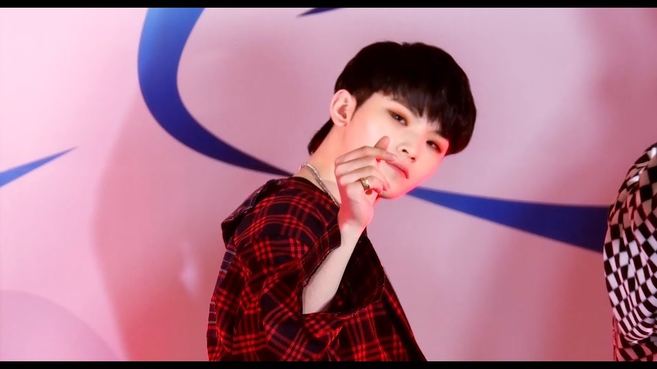 [직캠] 171208 세븐틴 우지 ( 박수 ) - Love Milk Festival 4K