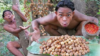 EATING BURMESE GRAPE WITH SALT SPICY - Looks Mouthwatering!