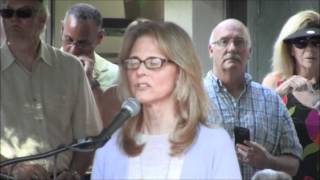 Lindsay Wagner speaking at her  Star induction on the PS Walk of Fame.wmv