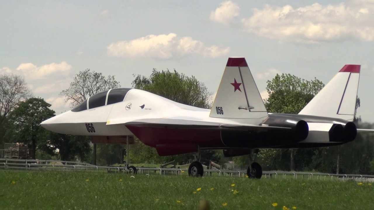 RC Jet vertical climb after Takoff Sukhoi T-50 Russian Stealth Turbine Model Show flight