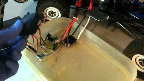 Neverwet Waterproofing Demo on Axial scx10 RC car electronics. ESC, BEC AND RX