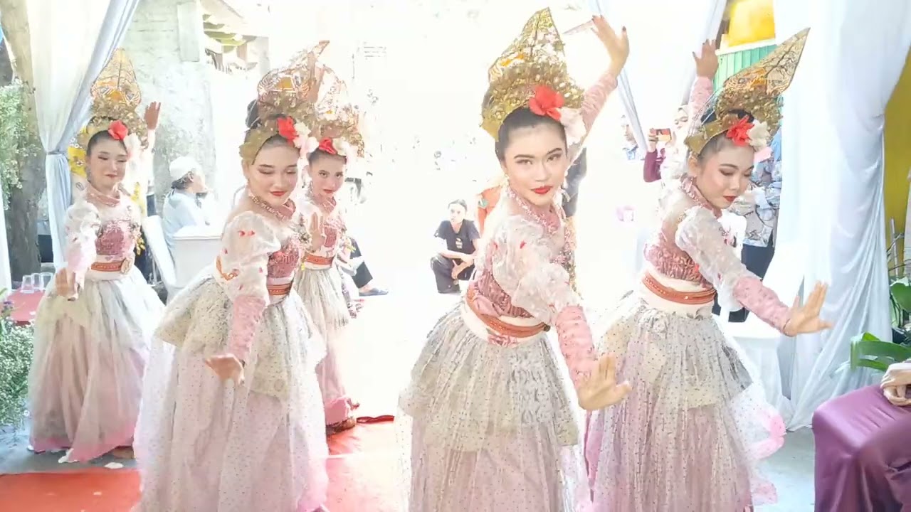 Tari Sancang Gugat ( Acara Mapag Pengantin ) #tarisancanggugat #sanggartariraisya
