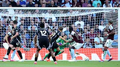 Arsenal's Trossard & Partey Shine in 2-0 Win Over Aston Villa! thumbnail