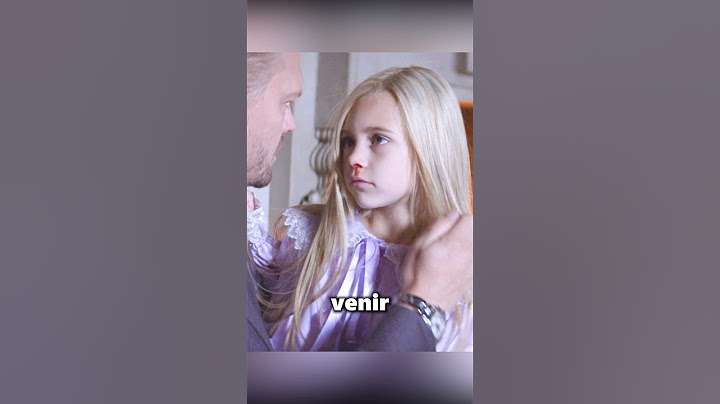 Ella entra descalza en el lago helado. #peliculas #viral #shorts