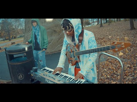 Hyperreal - I Remember (Official Video) auf YouTube ansehen Hyperreal - I Remember (Official Video) auf YouTube ansehen