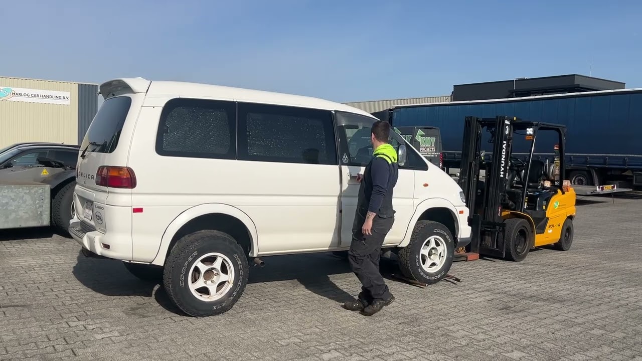 Europe26-W1 Koliba arrives