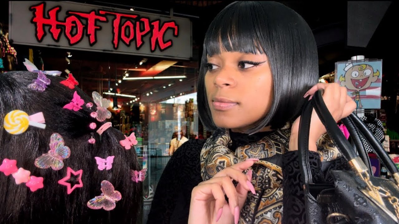 ASMR |💰Rich Aunty Spoils You At Hot Topic + Does Your Hair | Thanksgiving + Black Friday  Special 🦃
