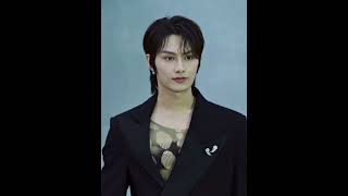 actor wen junhui slaying his runway walk at #redgala! #jun #junhui #wenjunhui #moonjunhui #seventeen
