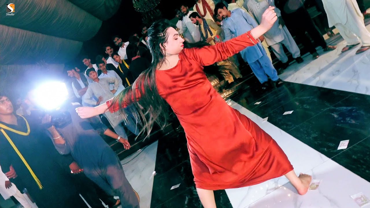 32 Boor Di Main Pistol  Rimal Ali Shah Mujra Dance Performance 2021
