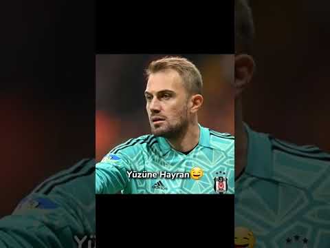 Yakışıklı Erkan karizmatik