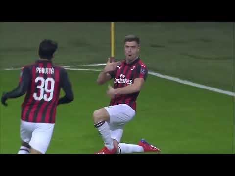 احتفالية بياتيك الرائعة و تفاعل جمهور الميلان في لقطة خرافية