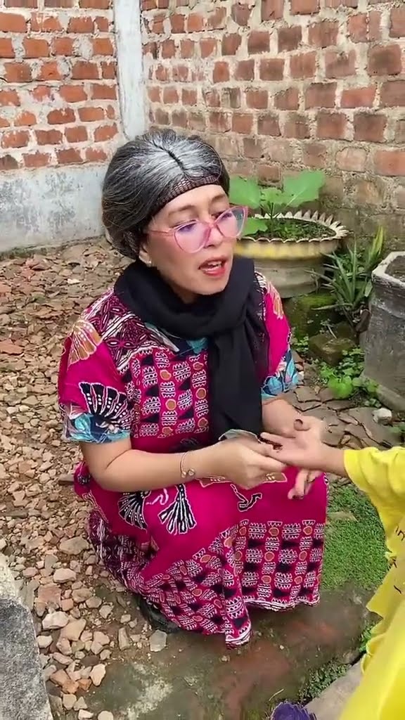 Vidio kocak dan gokil @nyaikembang1nyaikembang1 /kisah anak yg berbakti pada ibu ?
