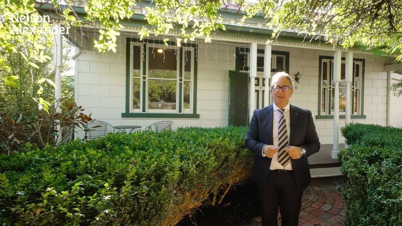 6 Woolton Avenue, Thornbury For Sale by Tom Alexiadis