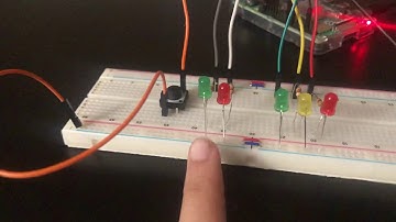 Street-Crossing Traffic Light Simulation with Raspberry Pi 4