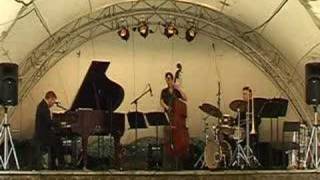 Simon Smith and His Amazing Dancing Bear