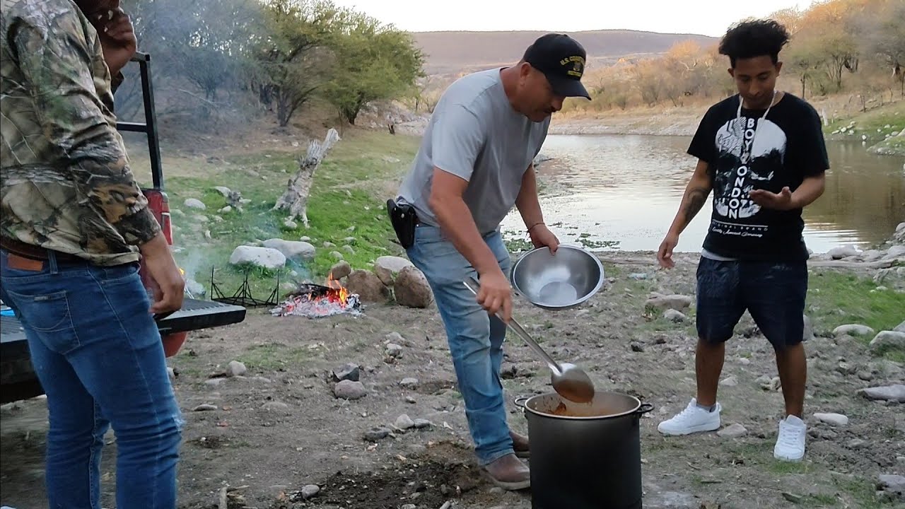 caldazo vuelve a la vida de tilapia monstruo con chito nacho y Víctor ala orilla del lago