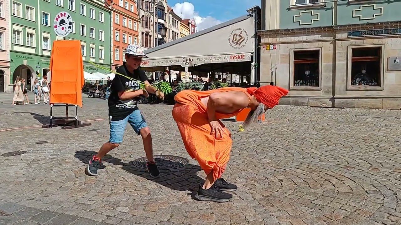Performer Monk "Nirvana Show" (Japan)