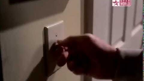 Hal replacing a light bulb - Malcolm in the Middle, S03E06
