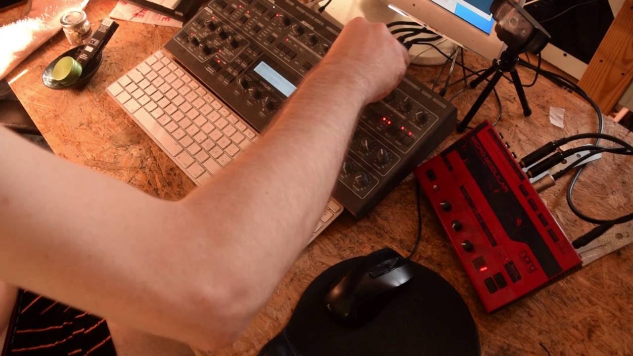 Going mental on the Access Virus TI II (F Minor)