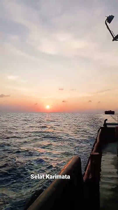 Menikmati Selat Karimata