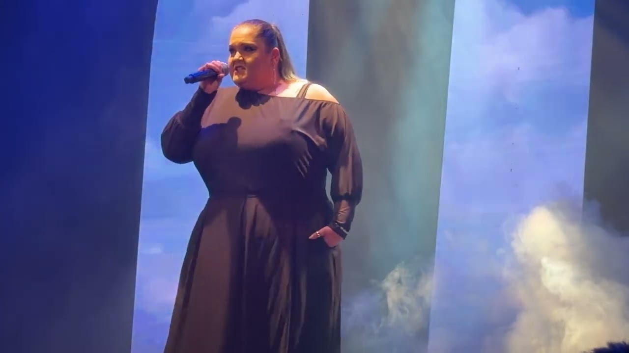 DIVADLO BROADWAY • 24 let | Pavlína Ďuriačová - Země vzdálená 