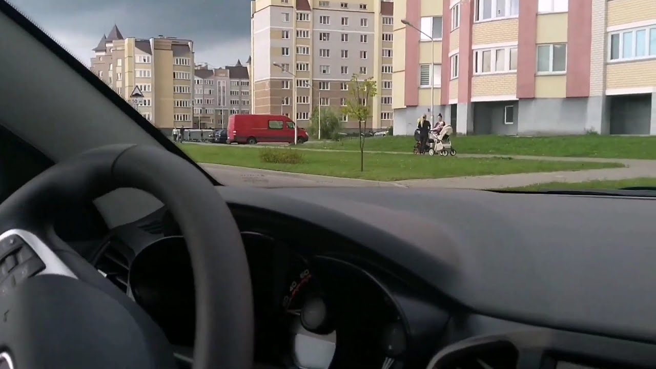 Жена кения веста