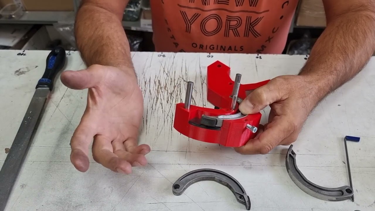 Babetta 210, prípravok pre  štartovacie čeľuste.