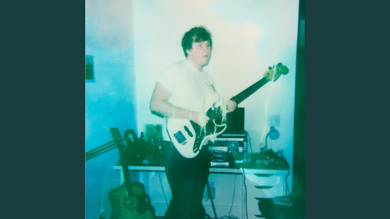 Truth (feat. Sofia D'Angelo) auf YouTube ansehen Truth (feat. Sofia D'Angelo) auf YouTube ansehen