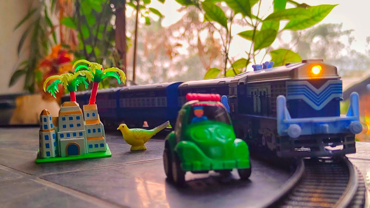 BLUE ICF COACH TRAIN CROSSING FROM KERALA  | INDIAN BLUE PASSANGER TRAIN RUNNING ON TRACK 🚉 🚂