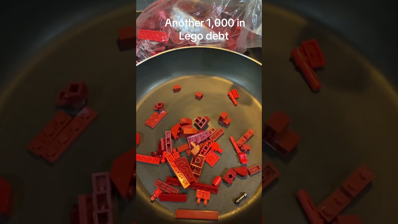 Как Lego продолжает сокращать количество своих кирпичиков и выставлять нам всё новые счета 