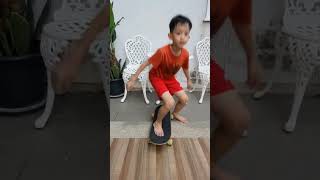สเก็ตบอร์ดจรวด rocket skateboard