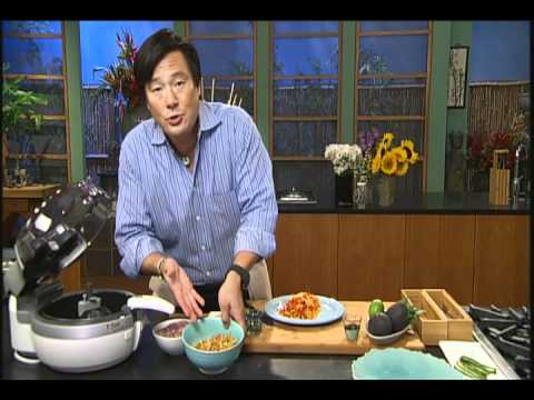 chef-ming-tsai-and-the-t-fal-actifry-savory-chicken-dish