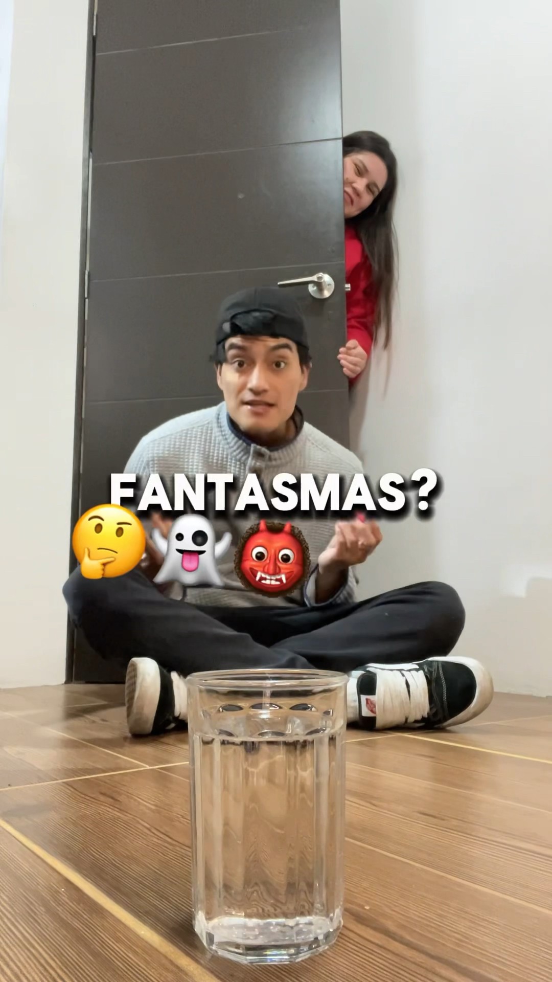 HAY ?? EN SU CUARTO ?? Jeremy Parre
