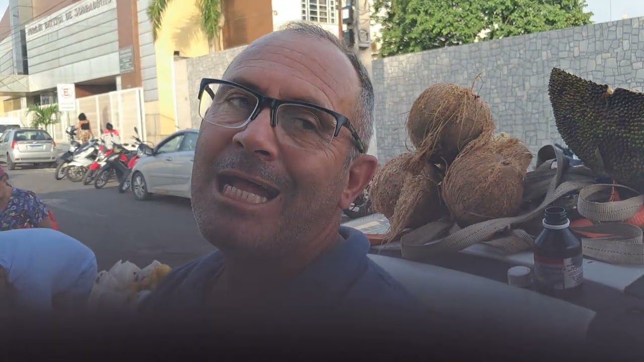 A Web Rádio TV Sotero na Ferinha do Sobradinho entrevistando os comerciantes. 22/02/2026