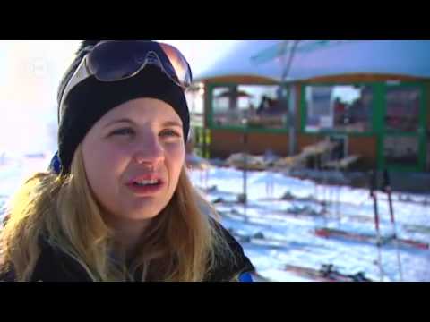 Video: Esquí En El Techo De La Localidad De Esquí De Koutalaki, Una Estación Finlandesa Futurista