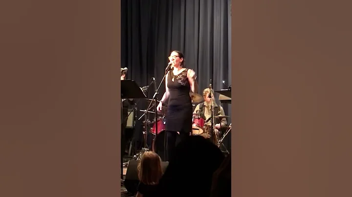 Do Right Woman, Do Right Man/ Aretha song performe...