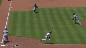 LAD@ATL: Callaspo makes great barehanded play on bunt