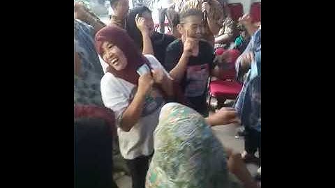 keseruan emak emak joget#yang penting happy #jamal mirdad #shorts video