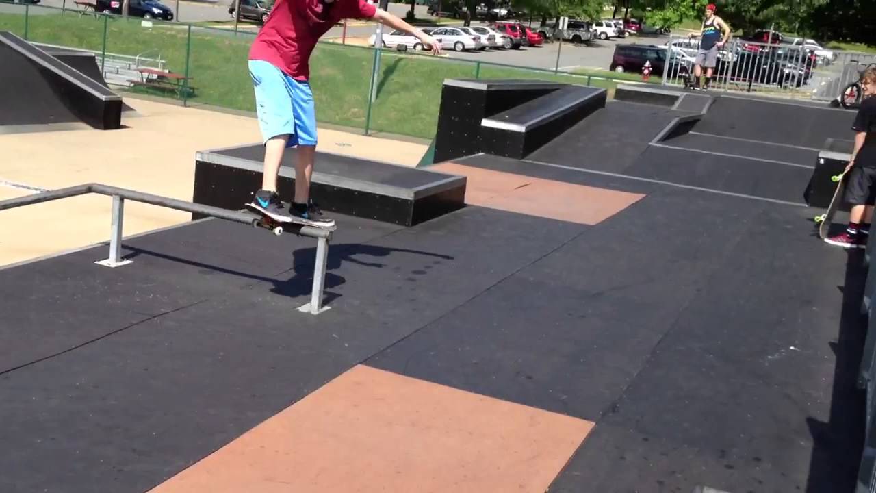 Boardslide on handrail at Wakefield Skatepark YouTube
