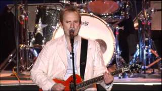 Video thumbnail of "Ringo Starr & His All Starr Band feat. Colin Hay - Who Can It Be Now? (2008)"